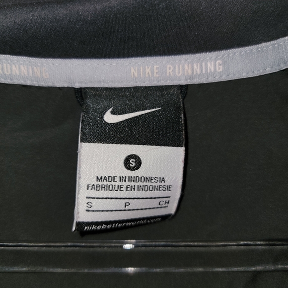 Nike Women's Dark Grey Light Running Jacket - Picture 3 of 4